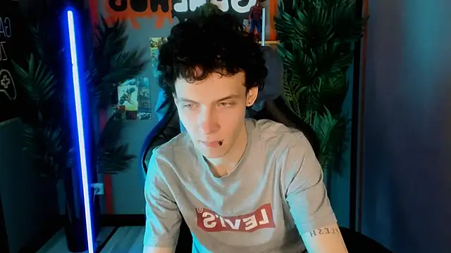 Snapshot of Jacob_Davidson chatting on 06-14-26, 06:15 Jacob Davidson online show from 06-14-26, 06:15