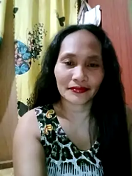 Snapshot of Queenslay chatting on 06-23-26, 10:57 Queenslay online show from 06-23-26, 10:57