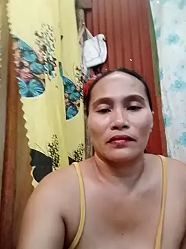 Snapshot of Queenslay chatting on 06-25-26, 02:00 Queenslay online show from 06-25-26, 02:00
