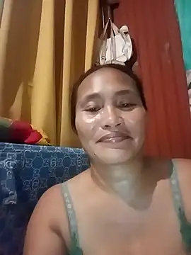 Snapshot of Queenslay chatting on 07-20-26, 10:50 Queenslay online show from 07-20-26, 10:50