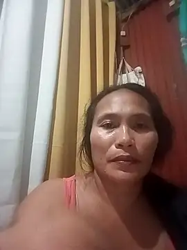 Snapshot of Queenslay chatting on 07-21-26, 10:39 Queenslay online show from 07-21-26, 10:39