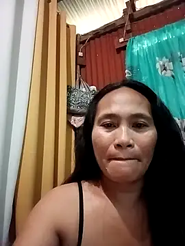 Snapshot of Queenslay chatting on 07-22-26, 10:34 Queenslay online show from 07-22-26, 10:34