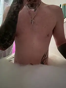 Snapshot of 31gay94 chatting on 05-31-26, 04:25 31gay94 online show from 05-31-26, 04:25