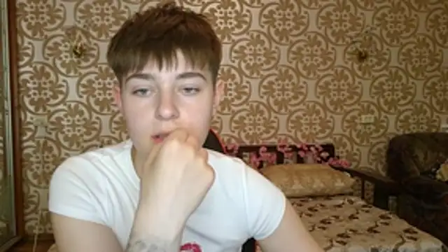 Snapshot of EmyHills chatting on 07-25-26, 06:16 EmyHills online show from 07-25-26, 06:16