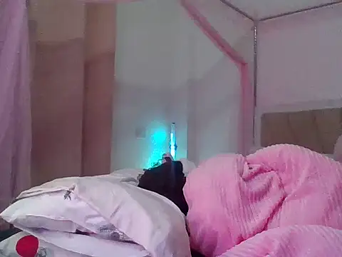 Snapshot of Xannaxx_ chatting on 07-15-26, 03:12 Xannaxx online show from 07-15-26, 03:12