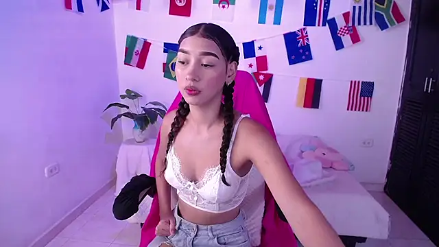 Snapshot of mia_cute_girl chatting on 07-04-26, 06:36 mia cute girl online show from 07-04-26, 06:36