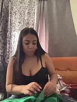 Snapshot of RyleyWest chatting on 06-18-26, 06:45 RyleyWest online show from 06-18-26, 06:45