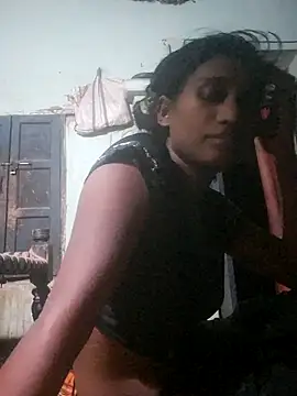 Snapshot of desiwife123coupl chatting on 06-20-26, 05:05 desiwife123coupl online show from 06-20-26, 05:05