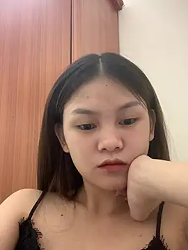 Snapshot of Weevi10 chatting on 06-15-26, 11:56 Weevi10 online show from 06-15-26, 11:56