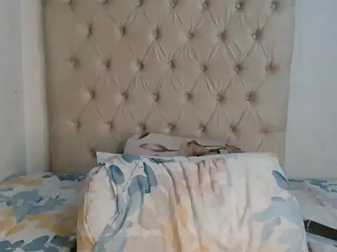 Snapshot of Lihle_00 chatting on 07-06-26, 05:37 Lihle 00 online show from 07-06-26, 05:37