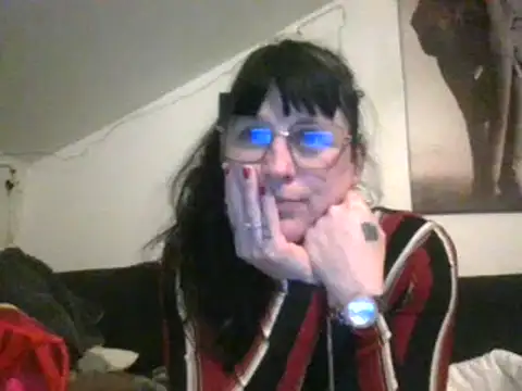 Snapshot of sexujuly88 chatting on 12-13-24, 10:34 sexujuly88 online show from 12-13-24, 10:34