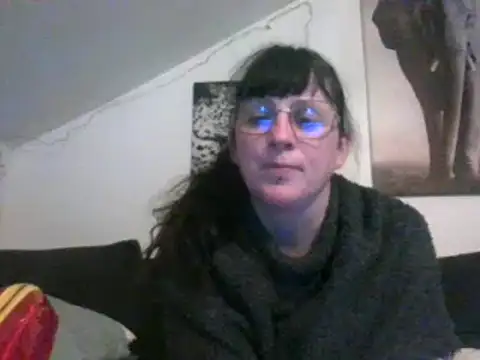 Snapshot of sexujuly88 chatting on 12-15-24, 10:15 sexujuly88 online show from 12-15-24, 10:15