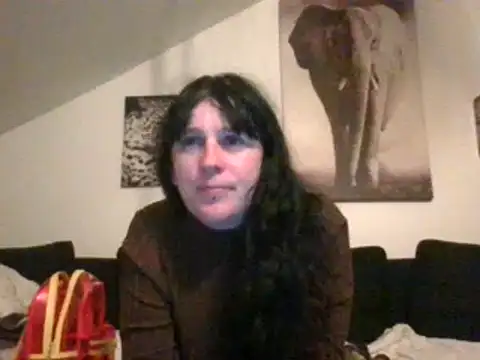 Snapshot of sexujuly88 chatting on 09-18-25, 09:17 sexujuly88 online show from 09-18-25, 09:17