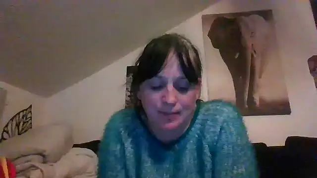 Snapshot of sexujuly88 chatting on 11-28-25, 10:45 sexujuly88 online show from 11-28-25, 10:45