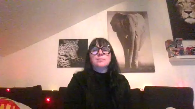 Snapshot of sexujuly88 chatting on 12-13-25, 10:26 sexujuly88 online show from 12-13-25, 10:26