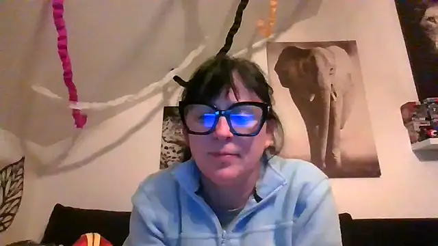 Snapshot of sexujuly88 chatting on 04-23-26, 09:28 sexujuly88 online show from 04-23-26, 09:28