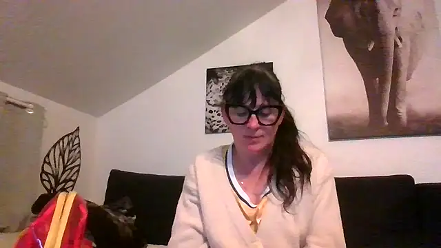 Snapshot of sexujuly88 chatting on 05-10-26, 08:03 sexujuly88 online show from 05-10-26, 08:03