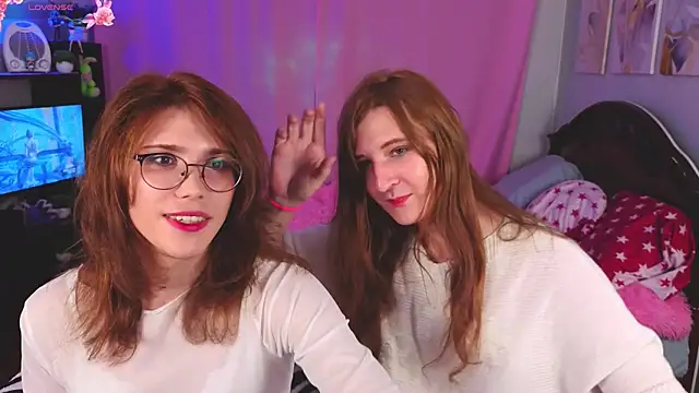 Snapshot of Dasha_Plus_Sonya chatting on 07-10-26, 11:57 Dasha Plus Sonya online show from 07-10-26, 11:57