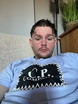 Snapshot of Ronnie153 chatting on 06-26-26, 06:34 Ronnie153 online show from 06-26-26, 06:34
