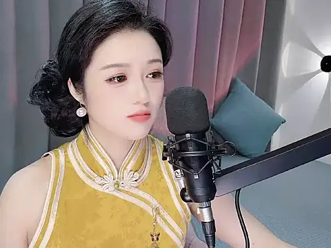 Snapshot of Momo-Wow chatting on 06-11-26, 06:33 Momo-Wow online show from 06-11-26, 06:33