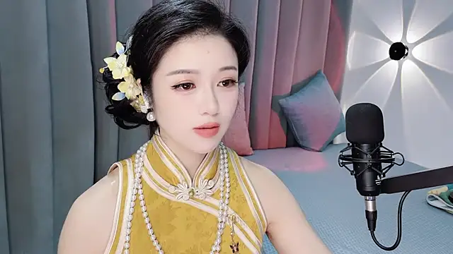Snapshot of Momo-Wow chatting on 06-26-26, 06:18 Momo-Wow online show from 06-26-26, 06:18