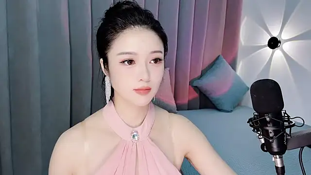 Snapshot of Momo-Wow chatting on 07-01-26, 05:42 Momo-Wow online show from 07-01-26, 05:42