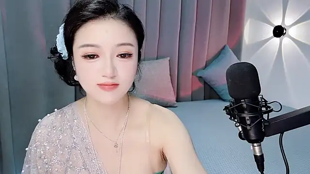 Snapshot of Momo-Wow chatting on 07-04-26, 06:30 Momo-Wow online show from 07-04-26, 06:30