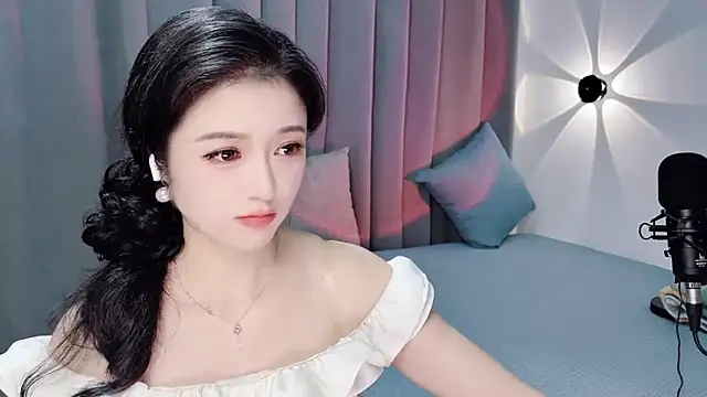 Snapshot of Momo-Wow chatting on 07-08-26, 06:29 Momo-Wow online show from 07-08-26, 06:29