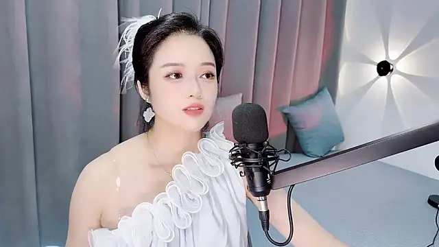 Snapshot of Momo-Wow chatting on 07-11-26, 06:05 Momo-Wow online show from 07-11-26, 06:05