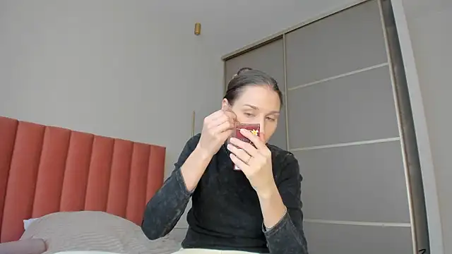 Snapshot of SofiClimbing chatting on 02-10-25, 02:41 SofiClimbing online show from 02-10-25, 02:41