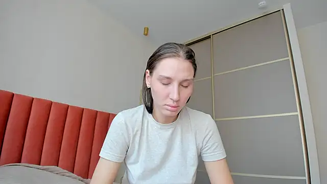 Snapshot of SofiClimbing chatting on 03-17-25, 05:23 SofiClimbing online show from 03-17-25, 05:23