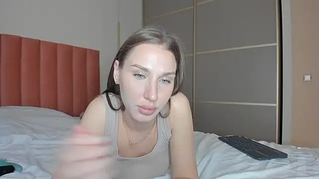 Snapshot of SofiClimbing chatting on 03-22-25, 03:31 SofiClimbing online show from 03-22-25, 03:31