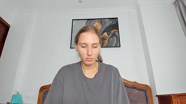 Snapshot of SofiClimbing chatting on 10-15-25, 05:40 SofiClimbing online show from 10-15-25, 05:40