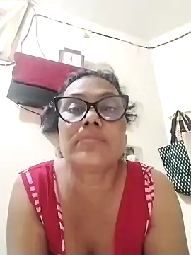 Snapshot of chatterjeesayani567 chatting on 06-12-26, 06:18 chatterjeesayani567 online show from 06-12-26, 06:18