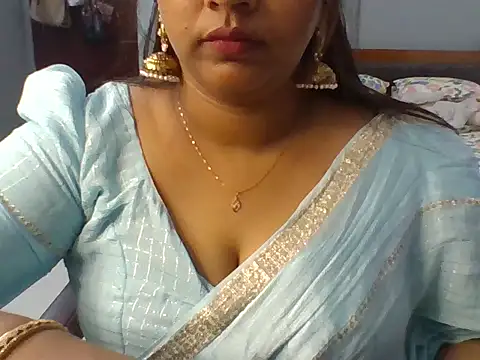 Snapshot of Tamil_hot_Meenu chatting on 06-02-26, 02:30 Tamil hot Meenu online show from 06-02-26, 02:30