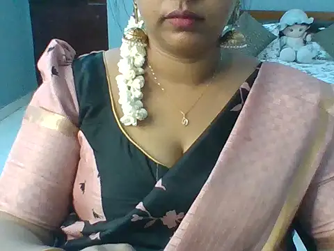 Snapshot of Tamil_hot_Meenu chatting on 06-11-26, 03:54 Tamil hot Meenu online show from 06-11-26, 03:54