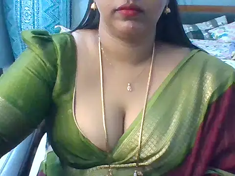 Snapshot of Tamil_hot_Meenu chatting on 07-07-26, 03:27 Tamil hot Meenu online show from 07-07-26, 03:27