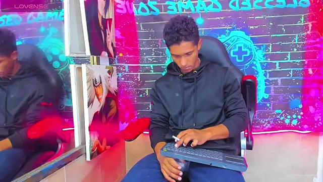 Snapshot of Yoel_Blessed chatting on 06-15-26, 11:12 Yoel Blessed online show from 06-15-26, 11:12