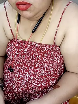 Snapshot of silky_rose29 chatting on 06-18-26, 09:14 silky rose29 online show from 06-18-26, 09:14