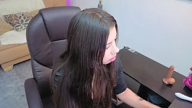 Snapshot of Anahi_Estrada chatting on 07-18-26, 11:58 Anahi Estrada online show from 07-18-26, 11:58