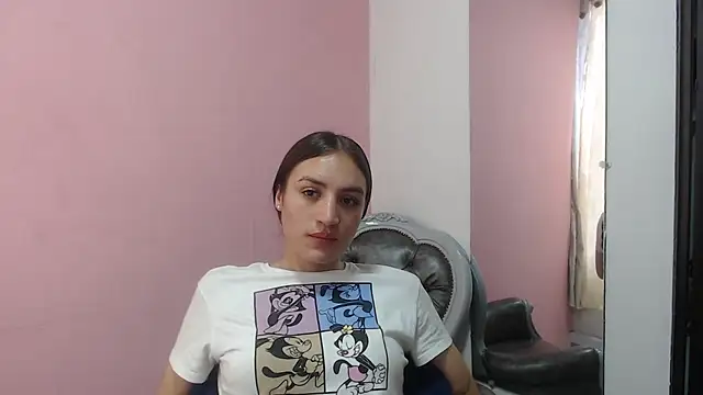 Snapshot of mila_sexy69 chatting on 06-01-26, 09:27 mila sexy69 online show from 06-01-26, 09:27