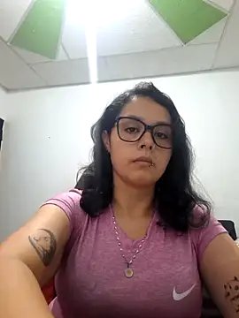 Snapshot of Miss_kittyX chatting on 06-18-26, 11:31 Miss kittyX online show from 06-18-26, 11:31