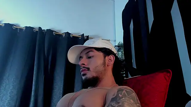 Snapshot of Justin_WhiteJS chatting on 07-01-26, 01:07 Justin WhiteJS online show from 07-01-26, 01:07