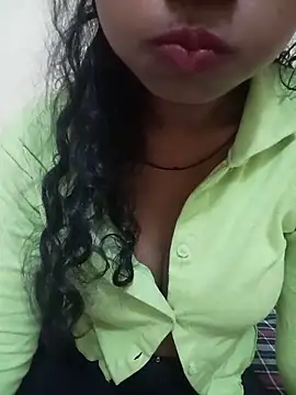 Snapshot of Sexy-Zeenat chatting on 06-29-26, 01:33 Sexy-Zeenat online show from 06-29-26, 01:33