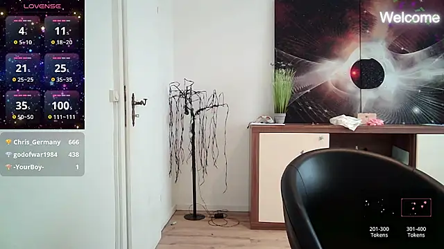 Snapshot of Yevgeshka-Milashka chatting on 02-14-25, 10:38 Yevgeshka-Milashka online show from 02-14-25, 10:38