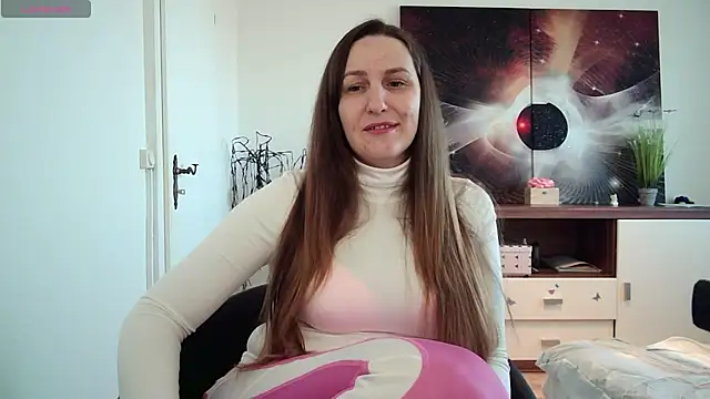 Snapshot of Yevgeshka-Milashka chatting on 02-19-25, 11:38 Yevgeshka-Milashka online show from 02-19-25, 11:38