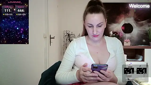 Snapshot of Yevgeshka-Milashka chatting on 03-15-25, 06:10 Yevgeshka-Milashka online show from 03-15-25, 06:10