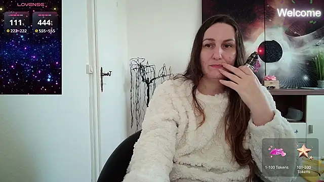 Snapshot of Yevgeshka-Milashka chatting on 03-22-25, 06:54 Yevgeshka-Milashka online show from 03-22-25, 06:54