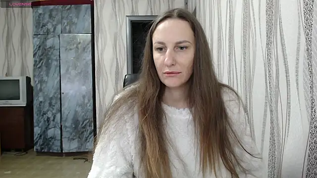 Snapshot of Yevgeshka-Milashka chatting on 10-12-25, 06:01 Yevgeshka-Milashka online show from 10-12-25, 06:01
