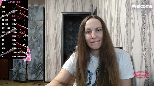 Snapshot of Yevgeshka-Milashka chatting on 10-20-25, 06:08 Yevgeshka-Milashka online show from 10-20-25, 06:08